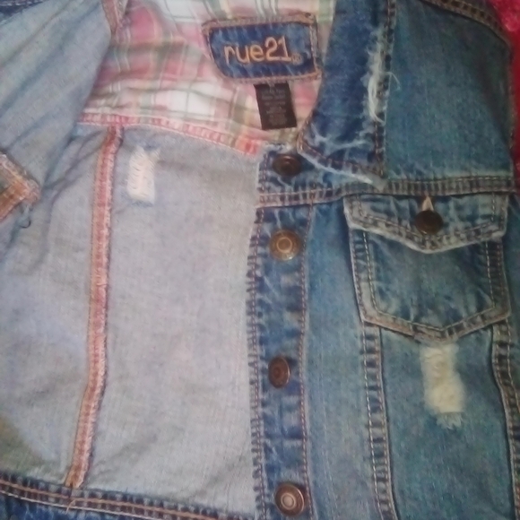 Jean Jacket 🧥 - Picture 9 of 11